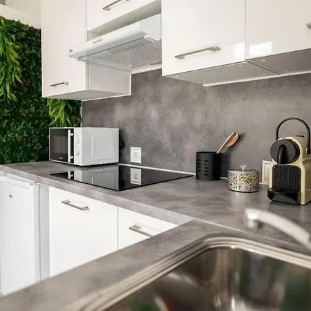 Charmant Studio Arboré Et Climatisé Appartement *
