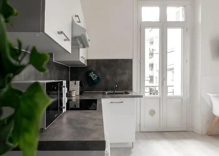 Arbore Et Climatise Apartment *